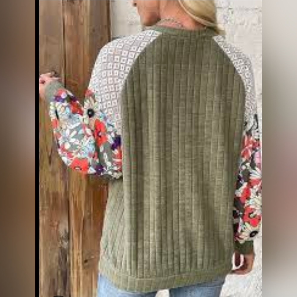 NWOT - Laurel Green, Floral, Long Sleeve, Lace Shoulder, Ribbed Top Size 4X - Picture 2 of 4